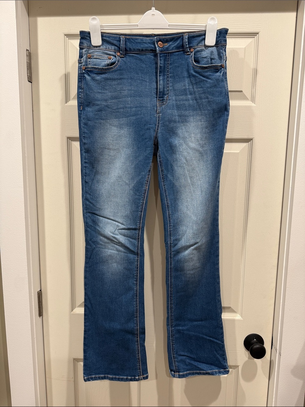 Women’s Medium Blue Boot-Cut Jeans — Flattering Everyday Stretch